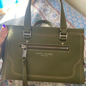 Selling this brand new Marc Jacobs Mini Cruiser bag in Olive green!